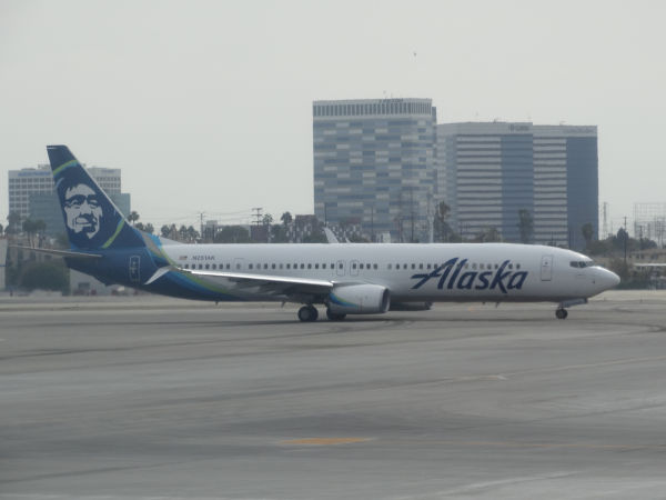 us-alaska-n251ak-lax-261016-full.jpg