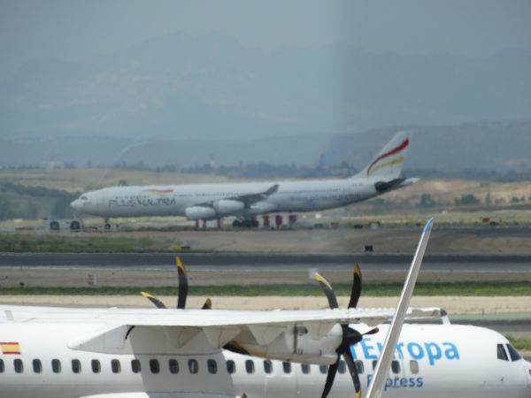 es-plusultra-a340-barajas-120623-full.jpg