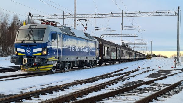 fi-fenniarail-vectron201-kemijaervi-040324-rainerwahlsten-full.jpg