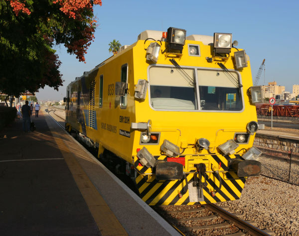 il-ir-plasser+theurer_em120h-lod-061116-full.jpg