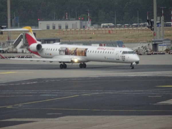 de-iberiaregonal-bombardiercrj1000-frankfurt-030622-full.jpg