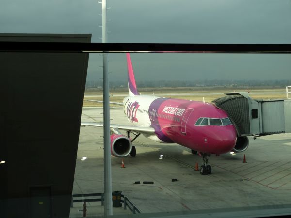 mk-wizzair-a320-skopje-281018-pic2-full.jpg