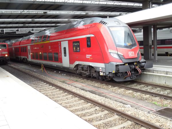 de-db-br102-muenchen_hbf-141022-full.jpg