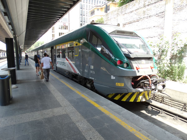 it-trenord-etr526-milano_cadorna-070719-full.jpg