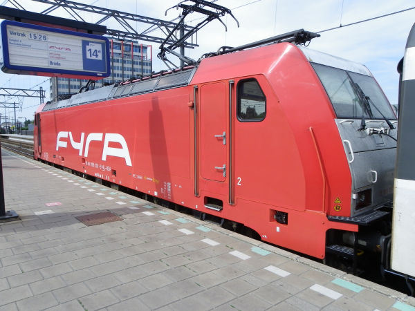 nl-hsa-e186-amsterdamcentraal-230511-full.jpg